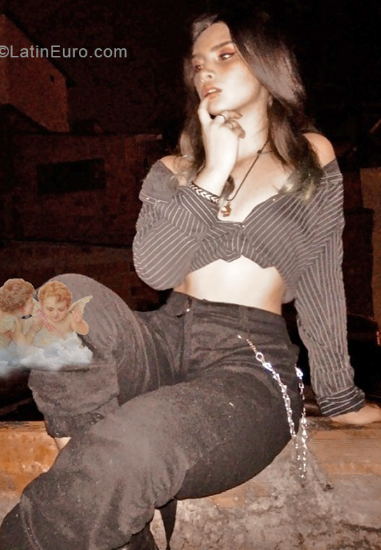 Date this stunning Colombia girl Lucia Fernanda from Pereira CO28507