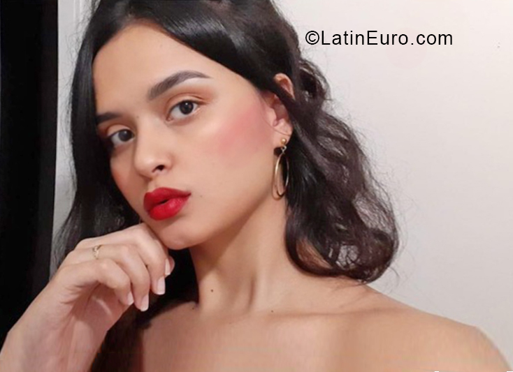 Date this exotic Colombia girl Alexandra from Bucaramanga CO28529