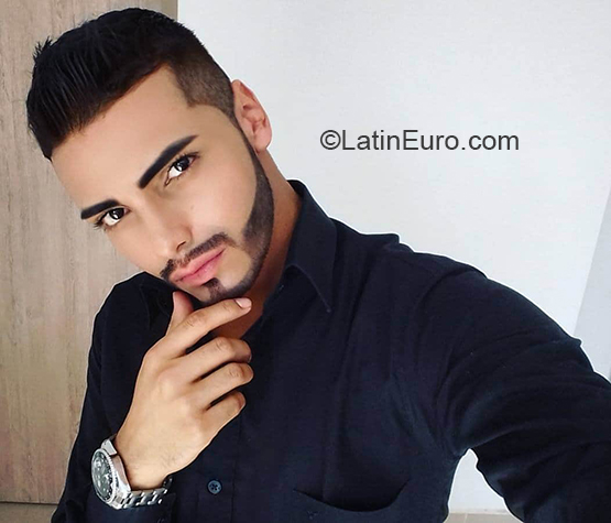 Date this pretty Colombia man Julian from Pereira CO28605