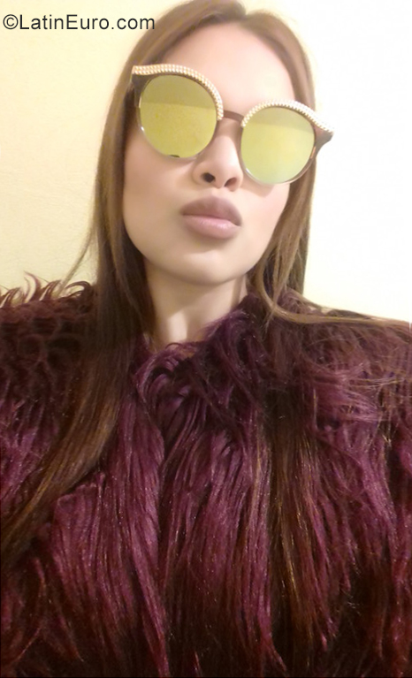 Date this attractive Mexico girl Nicole from Mexico City MX2109