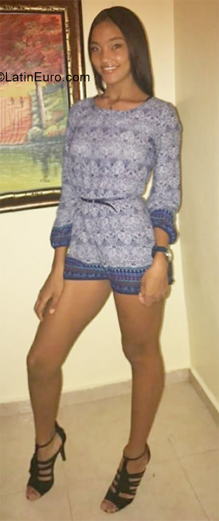 Date this pretty Dominican Republic girl Alexandra from Barahona DO40035
