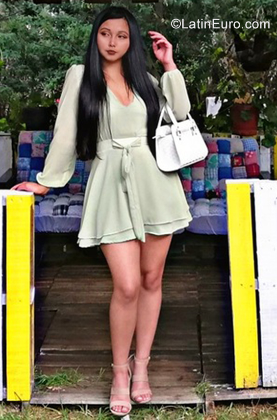 Date this good-looking Colombia girl Paula from Bogota CO31215