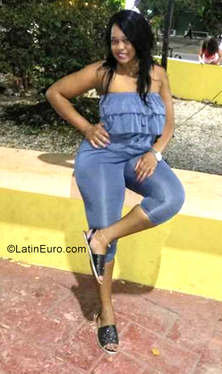 Date this georgeous Dominican Republic girl Mari from Punta Cana DO38939