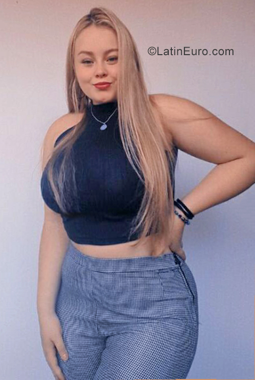 Date this happy Costa Rica girl Jimena from San Jose CR468