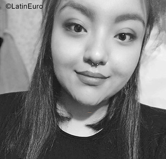 Date this delightful Bolivia girl Fiorela from La Paz BO95