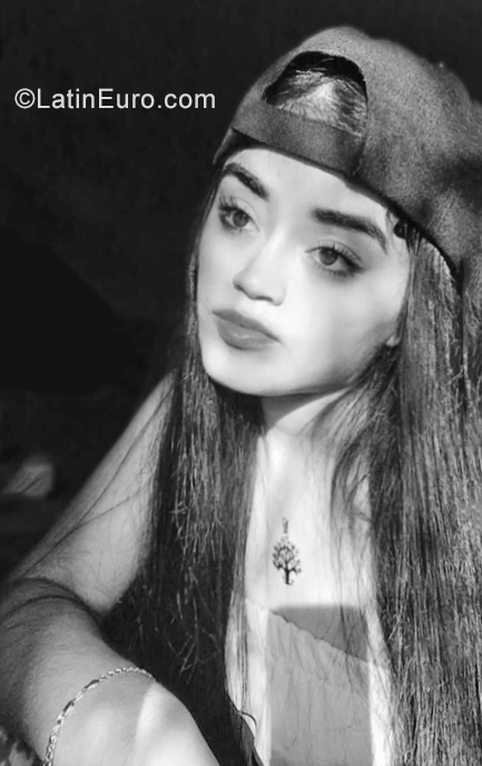 Date this pretty Mexico girl Jennifer from Cozumel MX2204