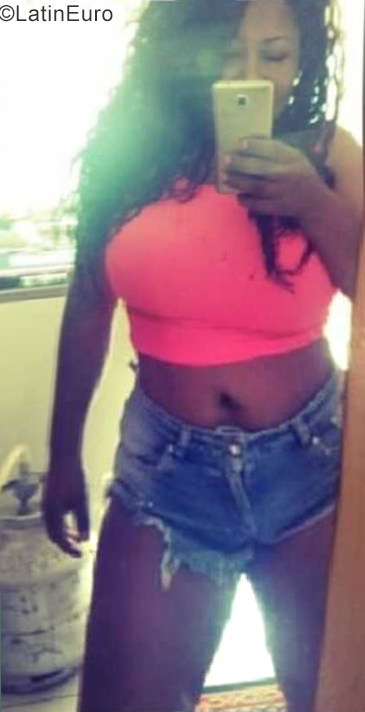 Date this delightful Brazil girl Vanessa from Rio De Janeiro BR11307