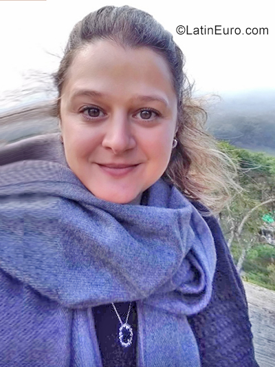 Date this gorgeous Brazil girl Ana from Curitiba BR11311