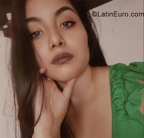 Date this tall Argentina girl Diana from Buenos Aires AR649