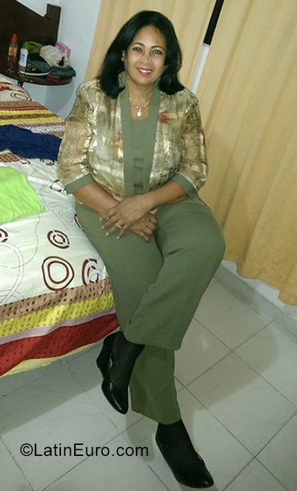 Date this hot Dominican Republic girl Juana from La Vega DO39263