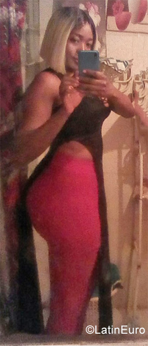 Date this young Jamaica girl Sue from Kingston JM2686