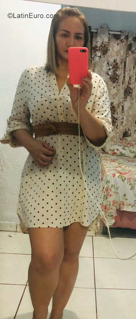 Date this stunning Brazil girl Iza from Manaus BR11320