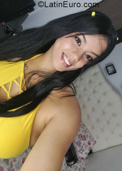 Date this young Colombia girl Melanie from Bucaramanga CO29454