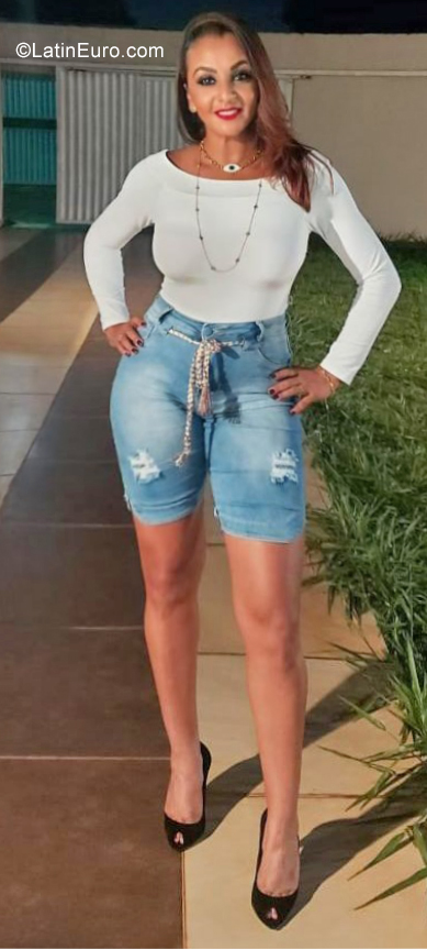 Date this gorgeous Brazil girl Jucelia from Brasilia BR11332