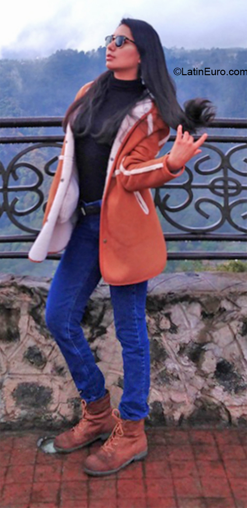 Date this sultry Mexico girl Erendira from Puebla MX2313