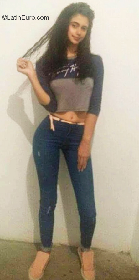 Date this georgeous Venezuela girl Mary from Maracay VE4129