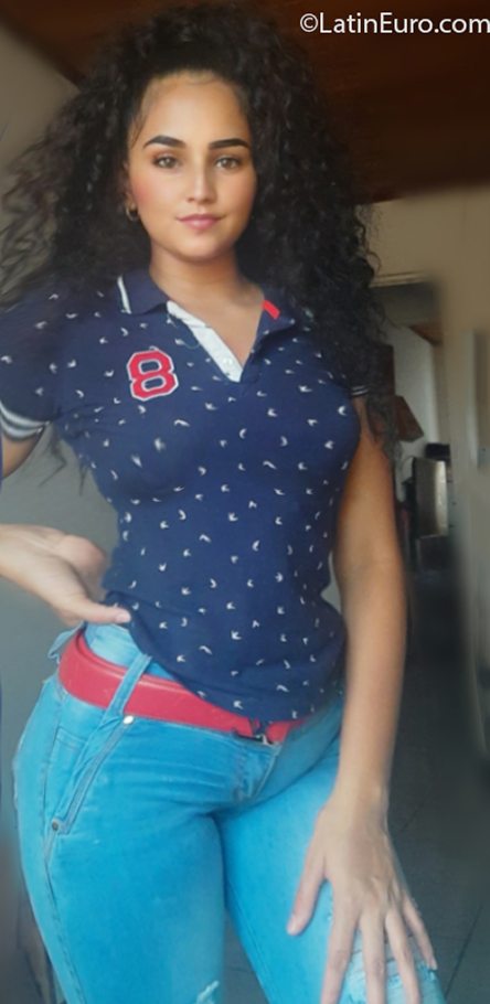 Date this hard body Costa Rica girl Alejandra from San Jose CR491