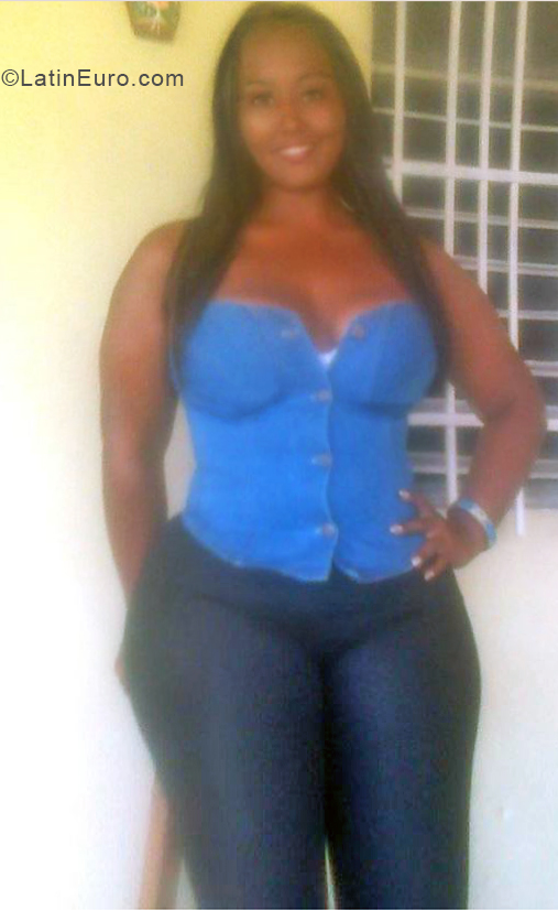 Date this hard body Venezuela girl Elianny from Caracas VE3925