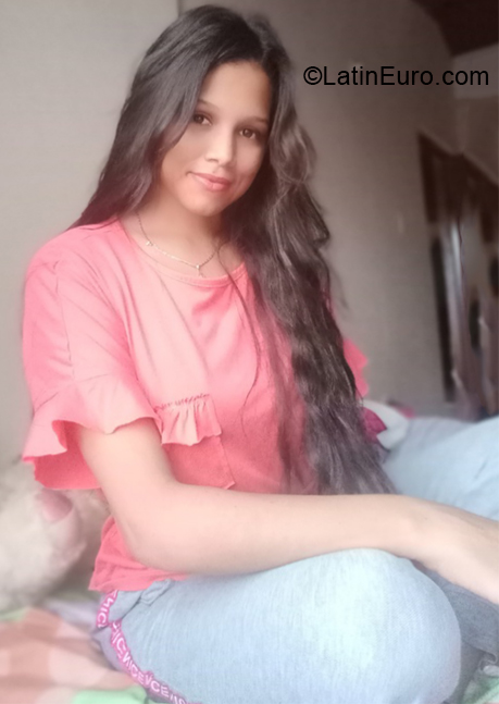 Date this georgeous Colombia girl Dallana pereira from Santa Marta CO30398