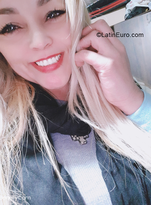 Date this georgeous Argentina girl Aldana from Buenos Aires AR769