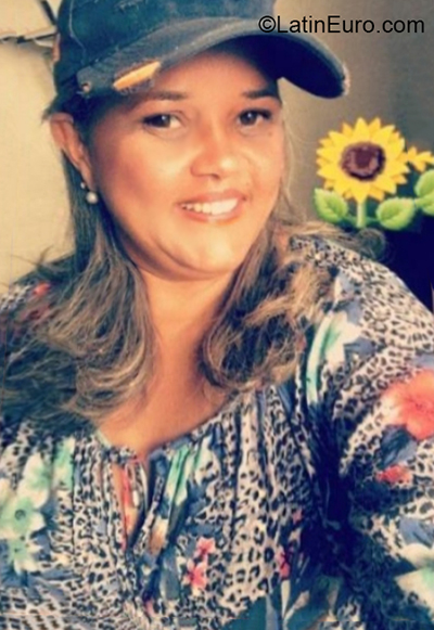 Date this nice looking Brazil girl Ana from Olinda - Recife BR11408