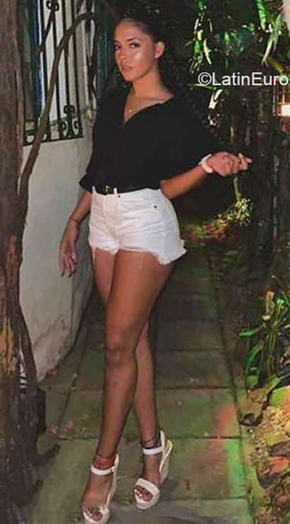 Date this voluptuous Colombia girl Gabriela from Cali CO31369