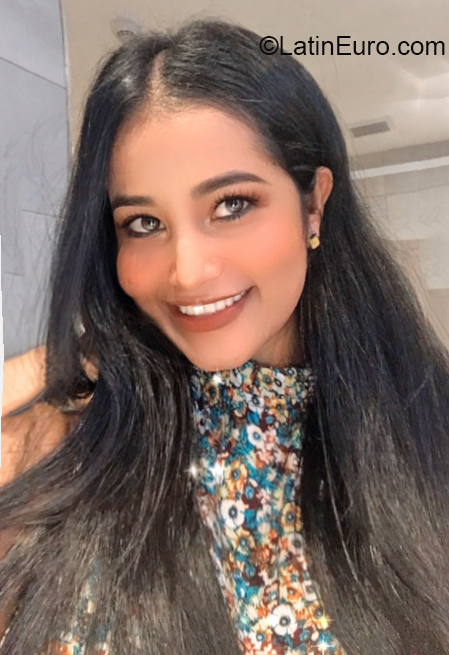 Date this charming Guatemala girl Vilma from Tegucigalpa GA23