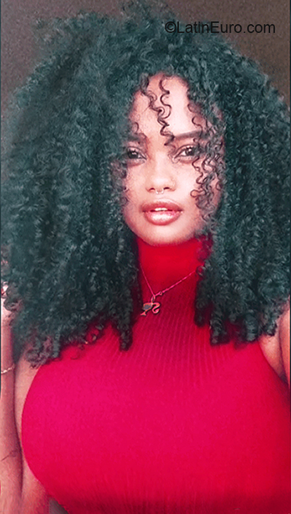 Date this sultry Brazil girl Andressa from Goiania BR11426