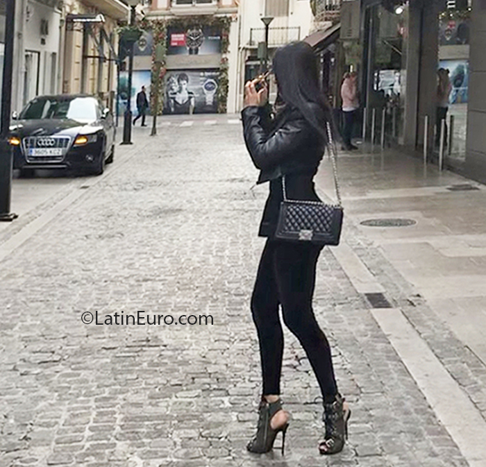 Date this charming Spain girl Mari from Valencia ES646