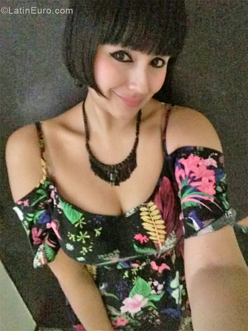 Date this gorgeous Argentina girl Pim from Buenos Aires AR784