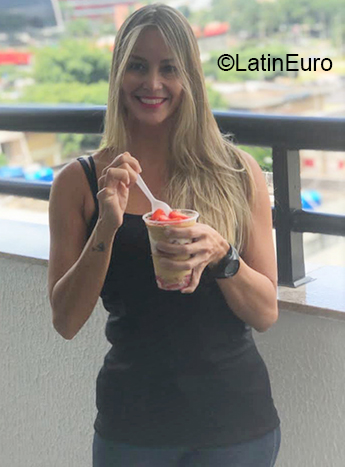 Date this cute Brazil girl Alyne from Brasilia BR11432