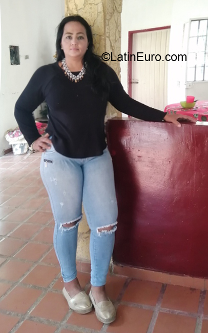 Date this athletic Venezuela girl Lachina from Barquisimeto VE4046