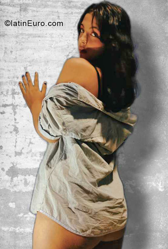 Date this sensual Colombia girl Valentina from Bucaramanga CO30767