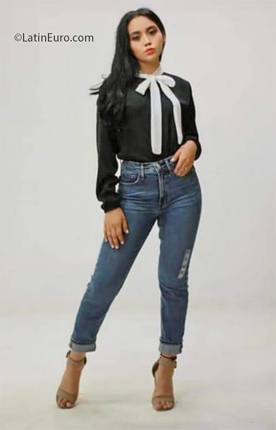 Date this exotic El Salvador girl Guadalupe from La Libertad SV172