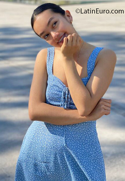 Date this athletic Mexico girl Laura from Mexico City MX2480