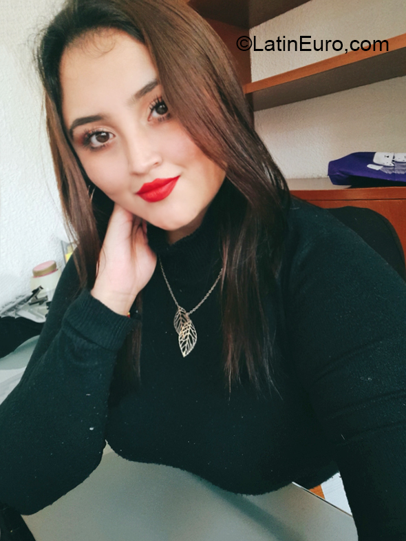 Date this fun Mexico girl Stephany from Mexico City MX2486
