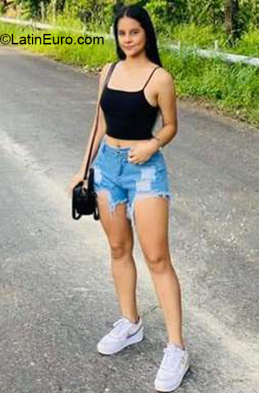 Date this young Colombia girl Nia from Medellin CO30865