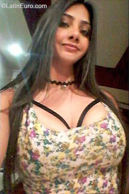 Date this tall Ecuador girl Maria from Guayaquil EC869