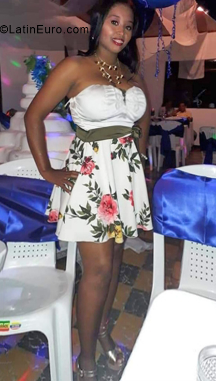 Date this georgeous Colombia girl Rosa from Cali CO31017