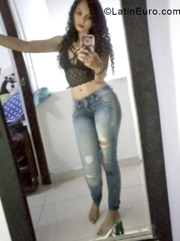 Date this pretty Colombia girl Tay from Barranquilla CO31027