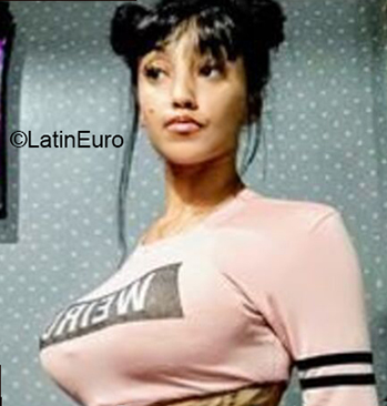 Date this stunning United States girl Leiza from New York US21524