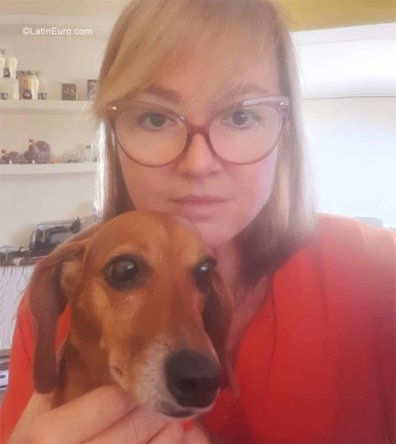 Date this nice looking Brazil girl Lenia from Porto Alegre BR11542