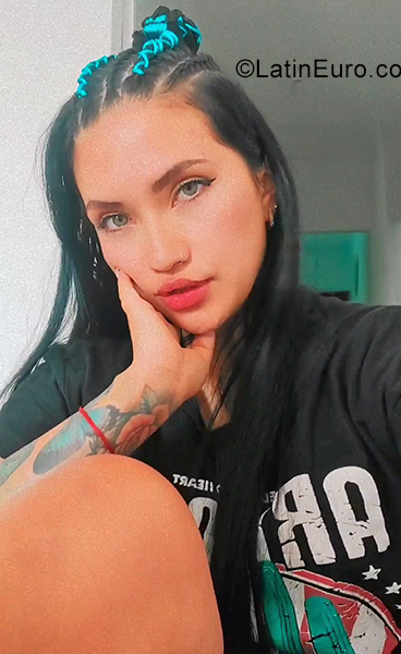 Date this nice looking Brazil girl Clara from Sao Paulo BR11552