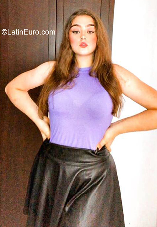 Date this hot Colombia girl Emma from Pereira CO31139