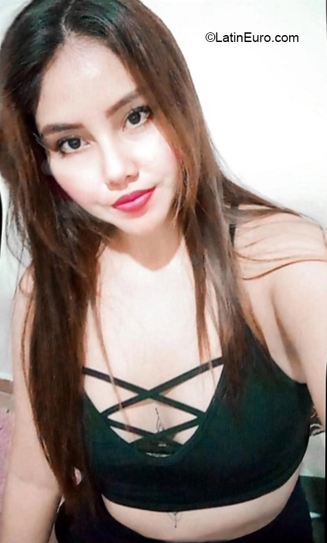 Date this young Bolivia girl Kattaleya from Santa Cruz BO133