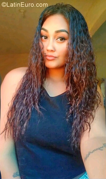Date this sensual Brazil girl Rayane from Rio De Janeiro BR11595