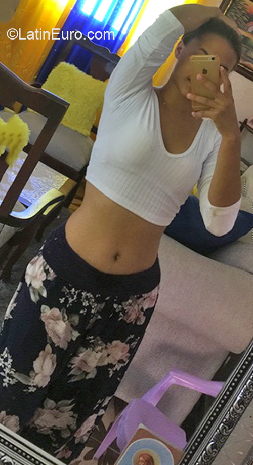 Date this gorgeous Colombia girl Winifel from Santo Domingo CO31249