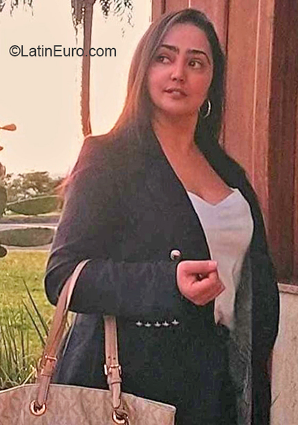 Date this beautiful Brazil girl Cristine from Belo Horizonte BR11613