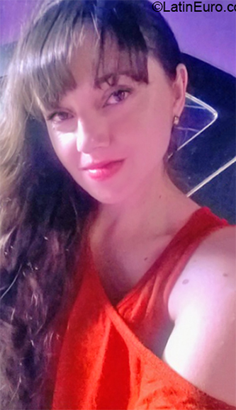 Date this voluptuous El Salvador girl Yamileth from San Salvador SV175
