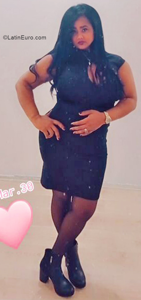 Date this charming Dominican Republic girl Mariela from San Cristobal DO40576